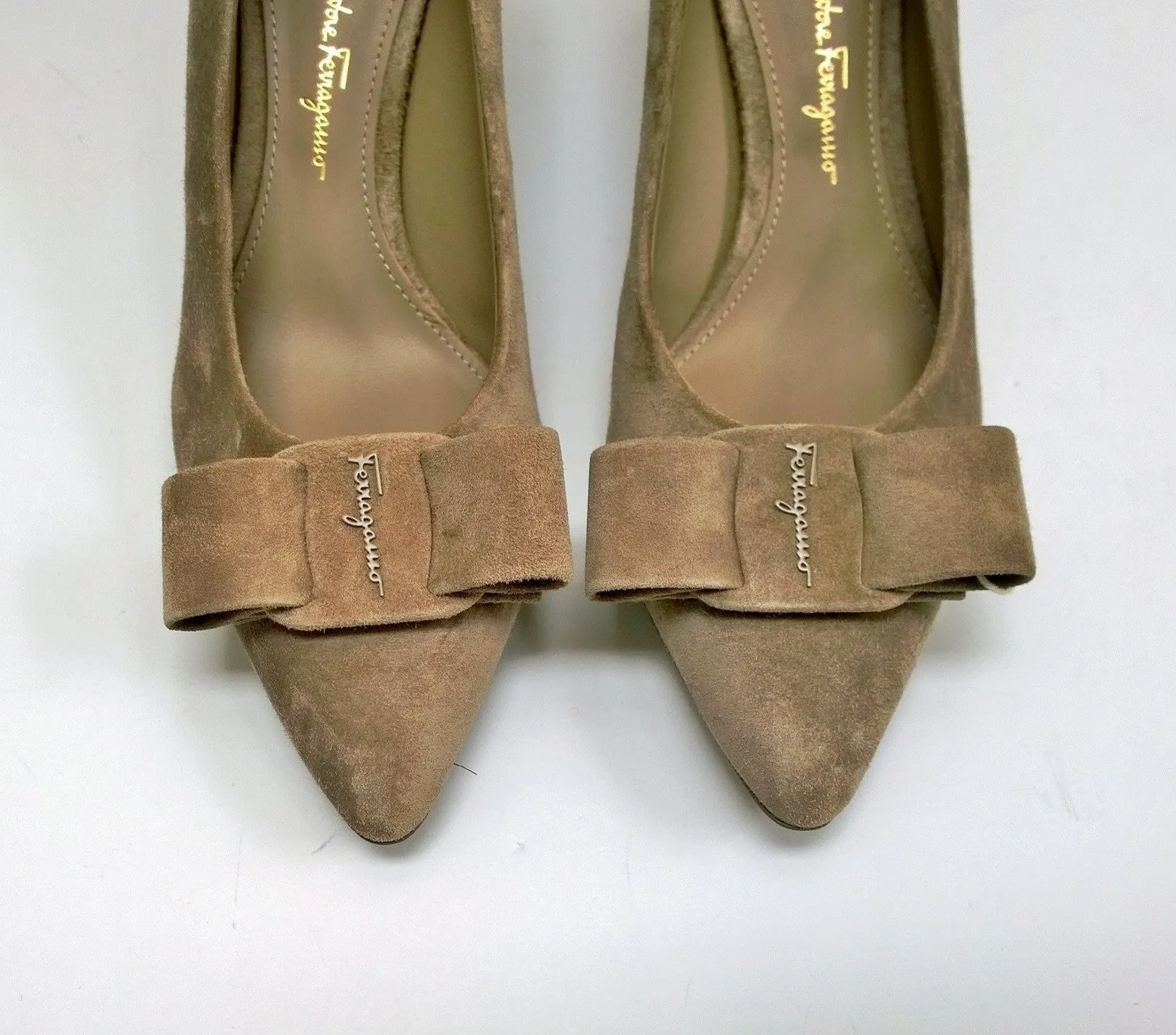 Ferragamo Viva Bay Leaf Khaki Suede 55 Heels B Width New in Box