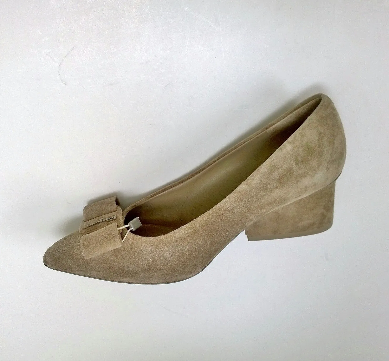 Ferragamo Viva Bay Leaf Khaki Suede 55 Heels B Width New in Box