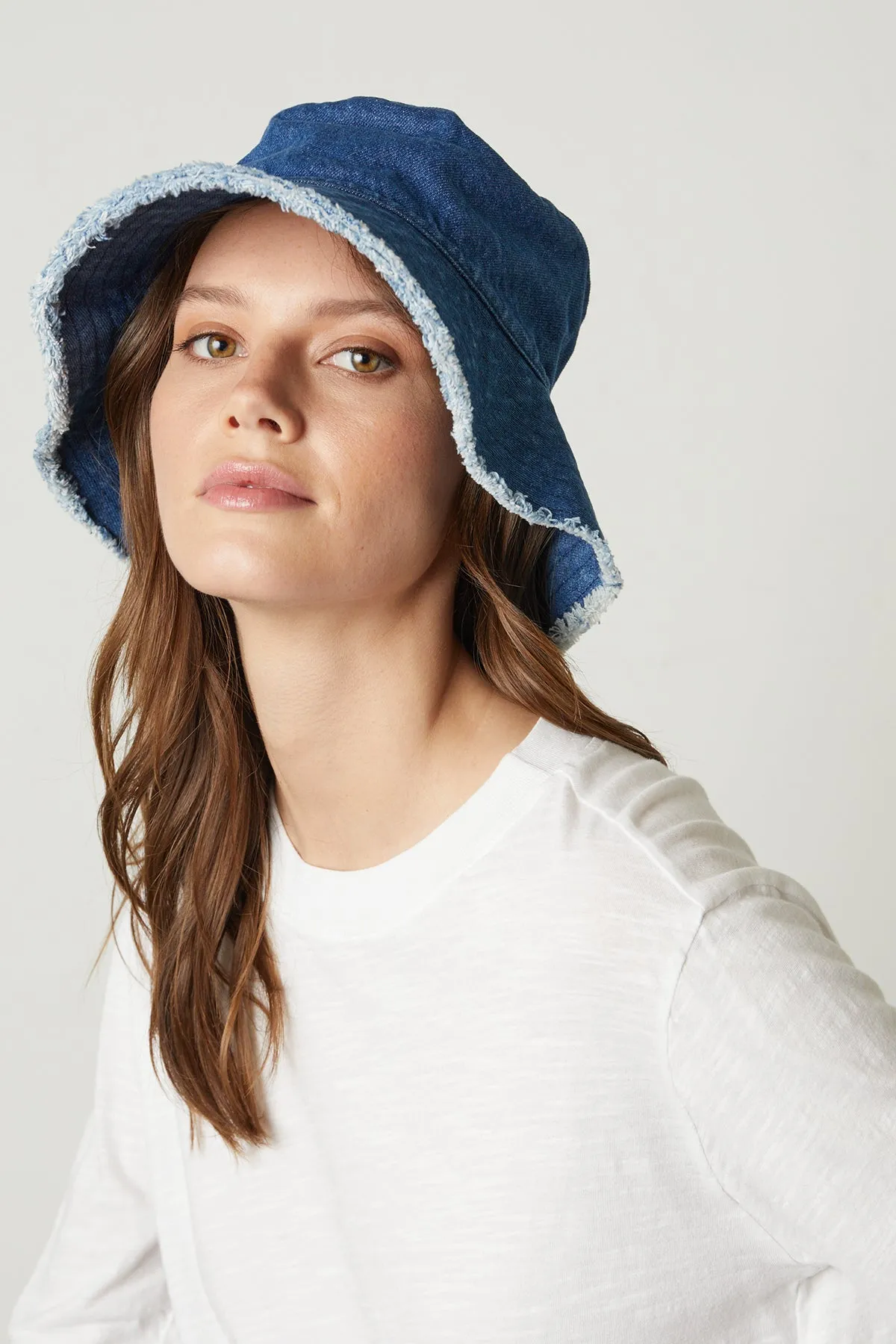 FRINGED BUCKET HAT