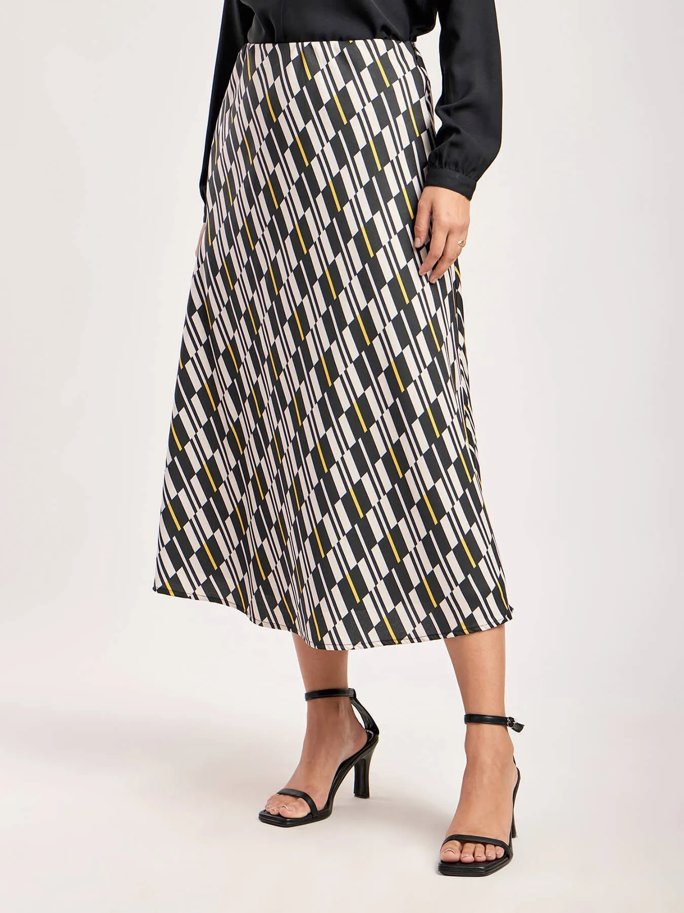 Geometric Print A-Line Skirt - Black And Off White