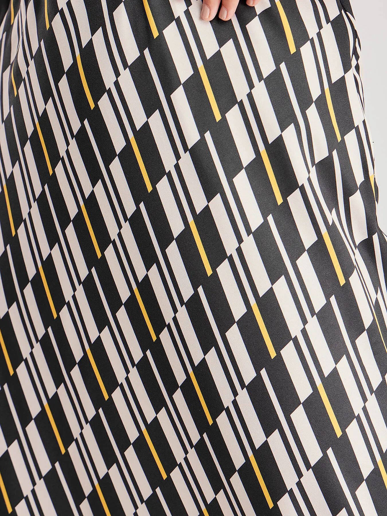 Geometric Print A-Line Skirt - Black And Off White